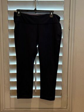 Marika Black Capri Active Leggings